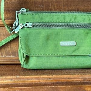 Super Cute BAGGALLINI Nylon Cross Body Wallet Purse